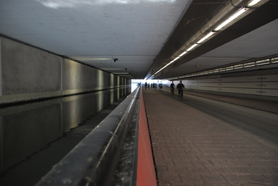 804620 Gezicht in de Van Sijpesteijntunnel te Utrecht.